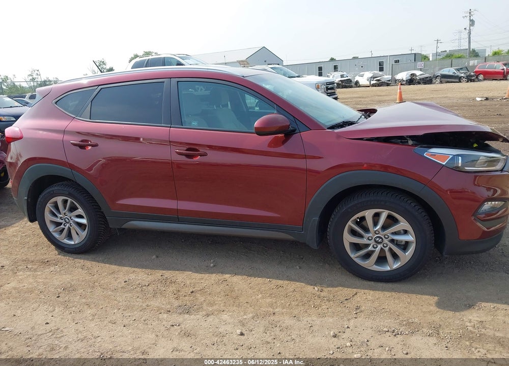 2016 HYUNDAI TUCSON VIN: KM8J3CA43GU125927