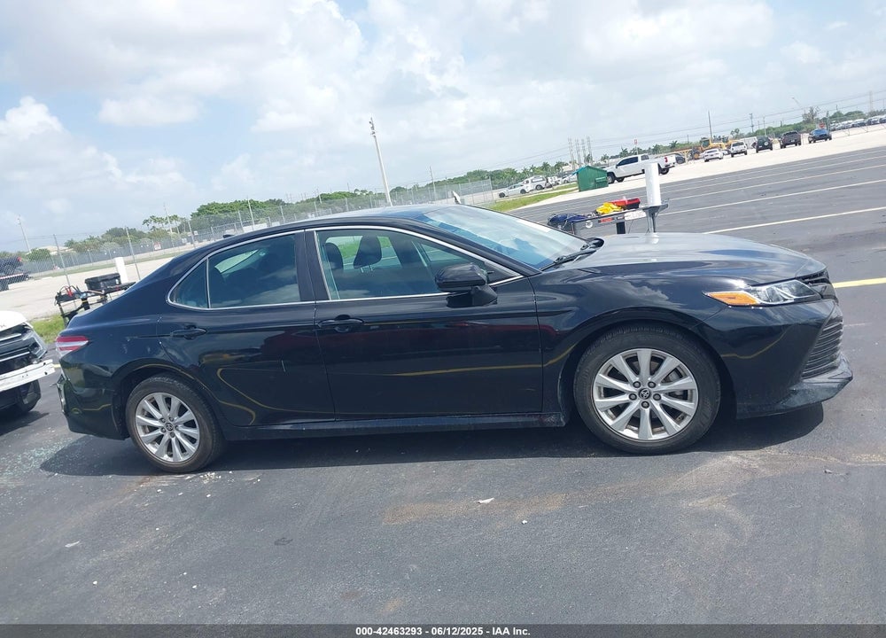 2020 TOYOTA CAMRY LE VIN: 4T1C11AK1LU991122