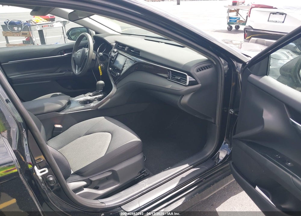 2020 TOYOTA CAMRY LE VIN: 4T1C11AK1LU991122
