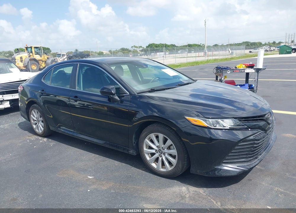 2020 TOYOTA CAMRY LE VIN: 4T1C11AK1LU991122