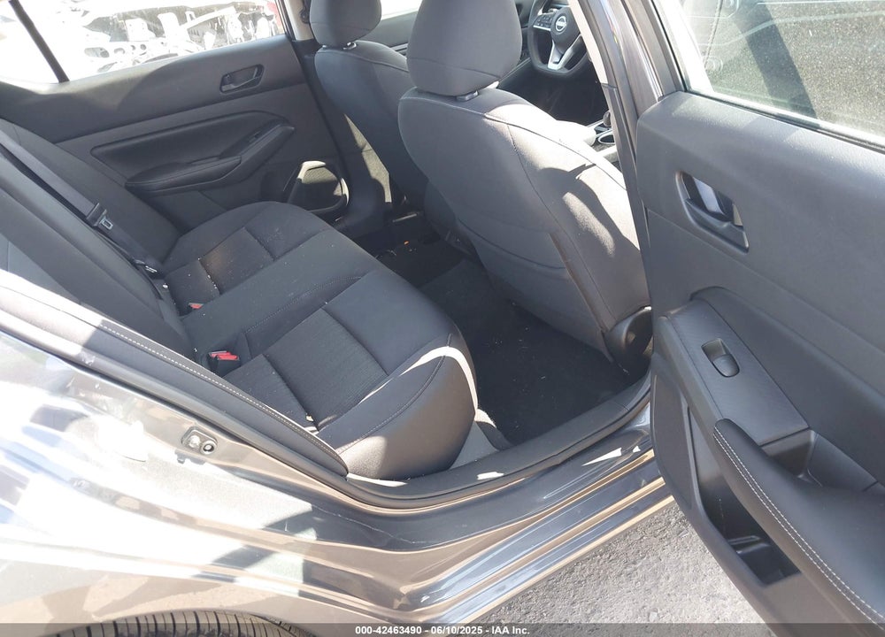 2024 NISSAN ALTIMA SV FWD VIN: 1N4BL4DV2RN372183