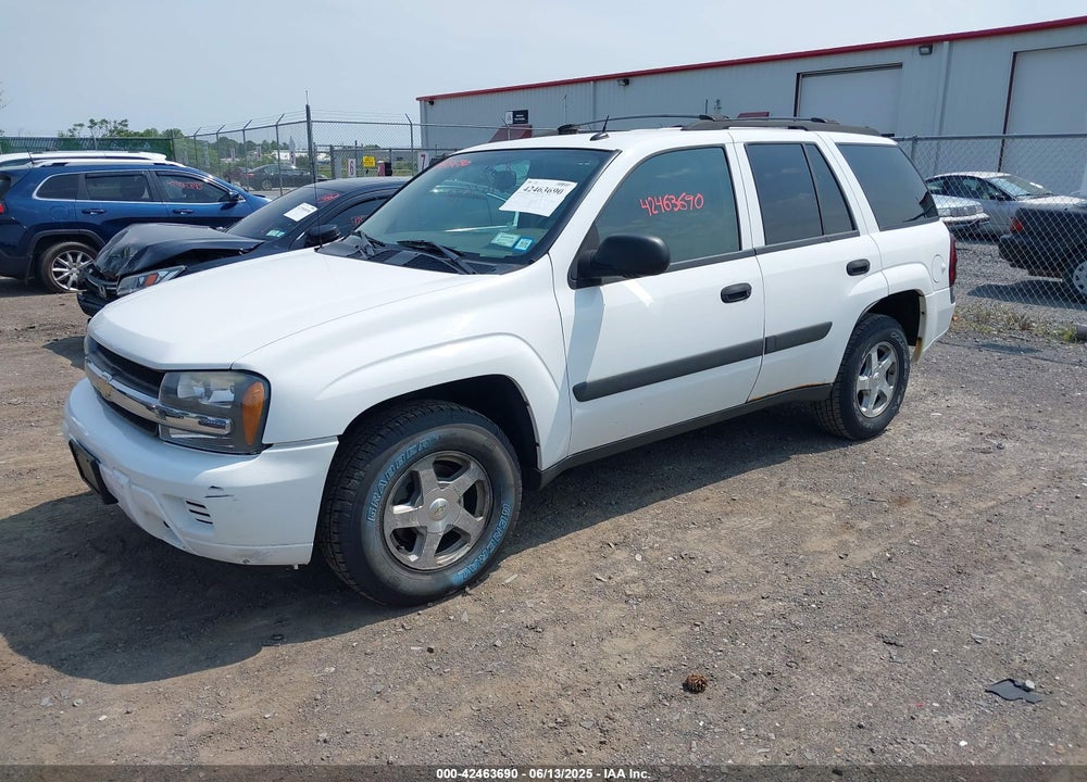 2005 CHEVROLET TRAILBLAZER LS VIN: 1GNDT13S752389542