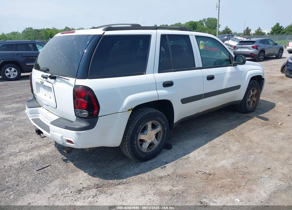 2005 CHEVROLET TRAILBLAZER LS VIN: 1GNDT13S752389542