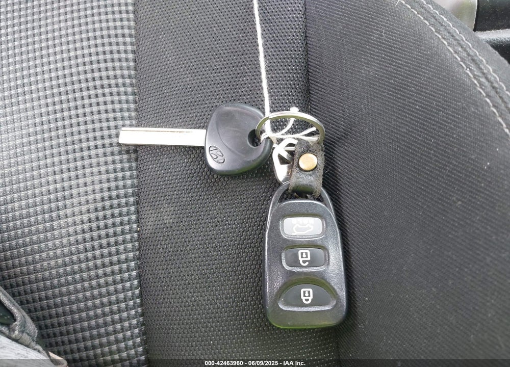 2016 HYUNDAI ELANTRA VIN: KMHD35LH2GU310303