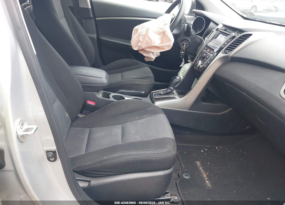 2016 HYUNDAI ELANTRA VIN: KMHD35LH2GU310303