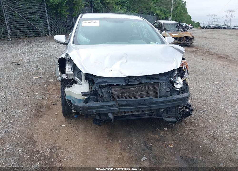 2016 HYUNDAI ELANTRA VIN: KMHD35LH2GU310303