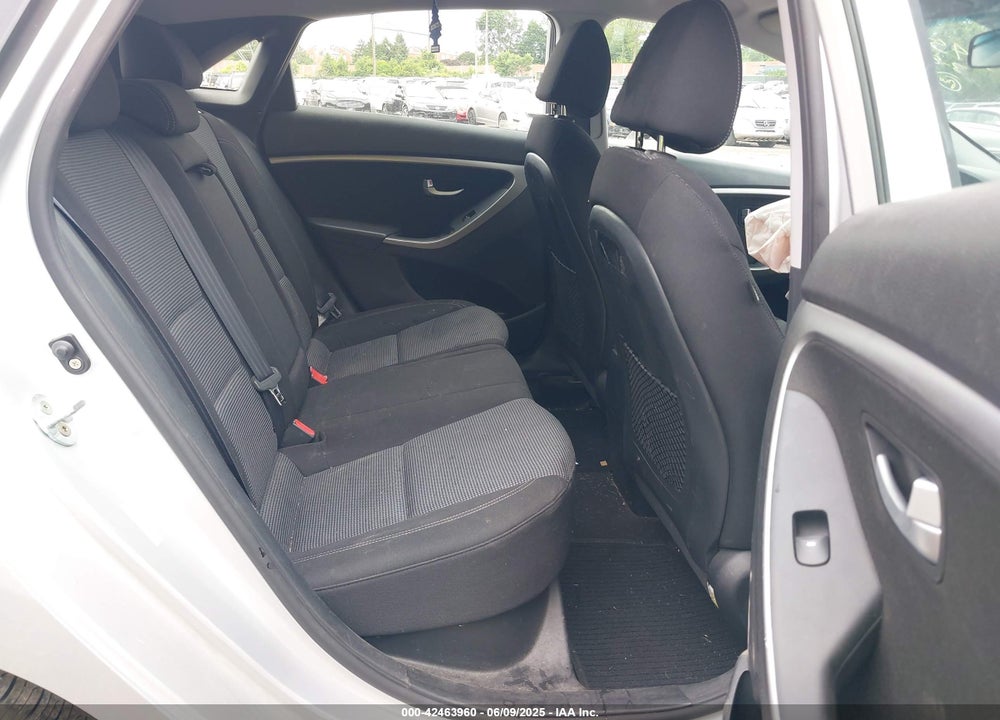 2016 HYUNDAI ELANTRA VIN: KMHD35LH2GU310303