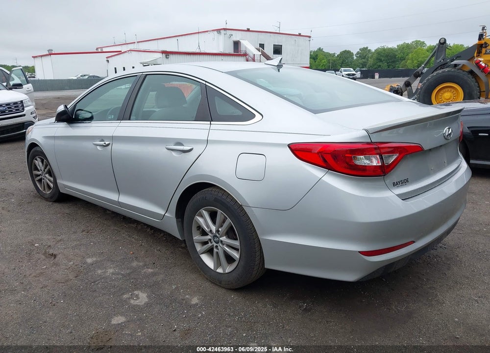 2015 HYUNDAI SONATA VIN: 5NPE24AA1FH114177