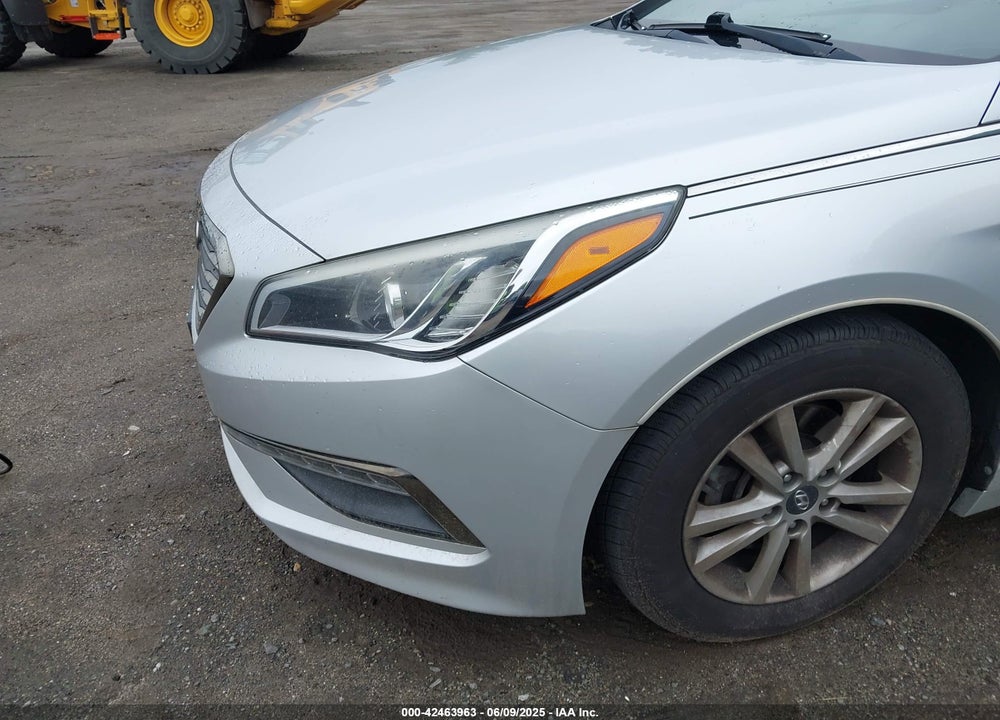 2015 HYUNDAI SONATA VIN: 5NPE24AA1FH114177