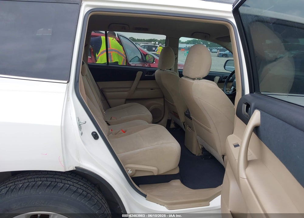 2013 TOYOTA HIGHLANDER VIN: 5TDZA3EH3DS043013