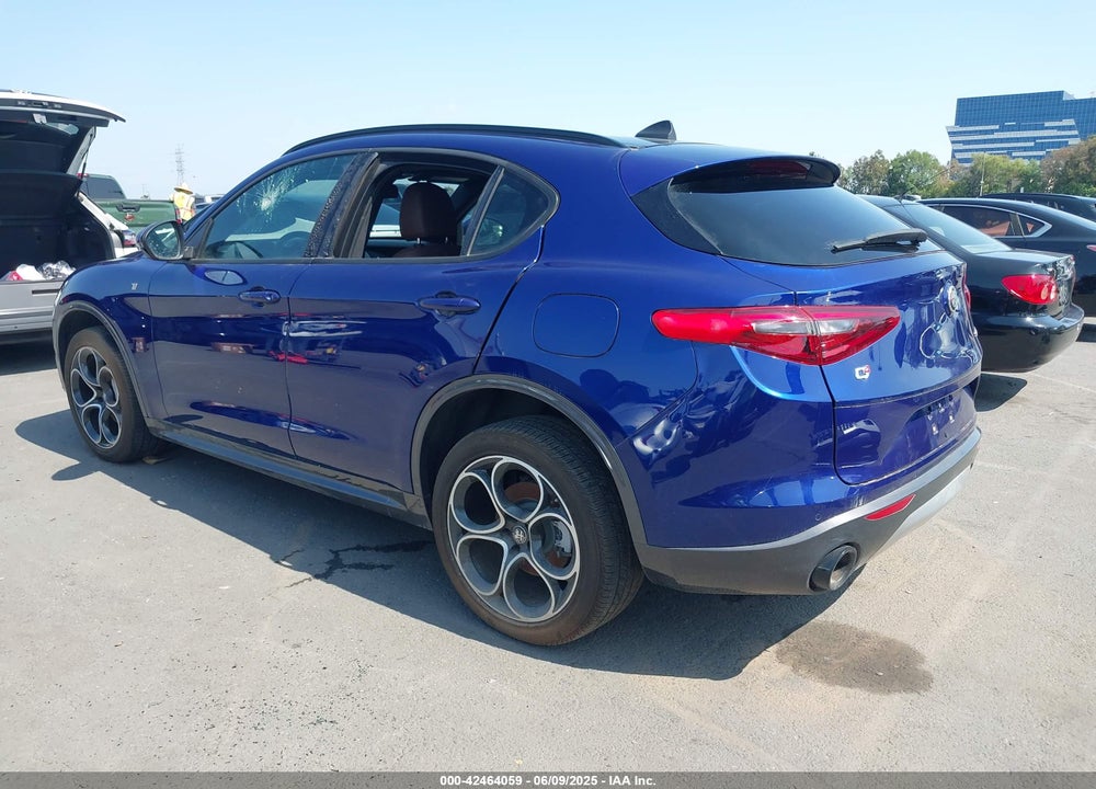 2022 ALFA ROMEO STELVIO VIN: ZASPAKBN8N7D36792