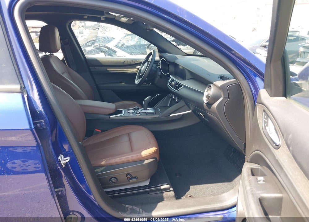 2022 ALFA ROMEO STELVIO VIN: ZASPAKBN8N7D36792