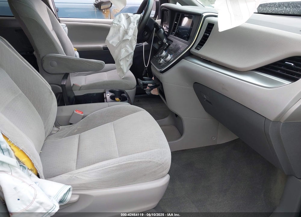2015 TOYOTA SIENNA VIN: 5TDKK3DC5FS606862