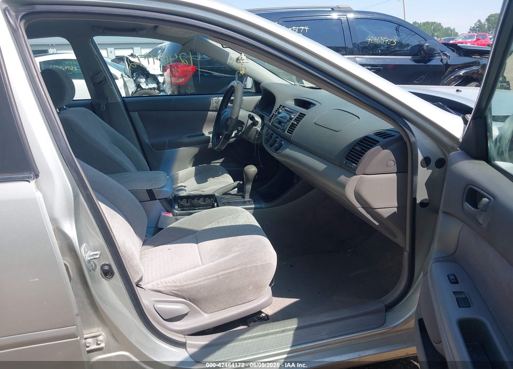2002 TOYOTA CAMRY LE VIN: JTDBE32K520115478