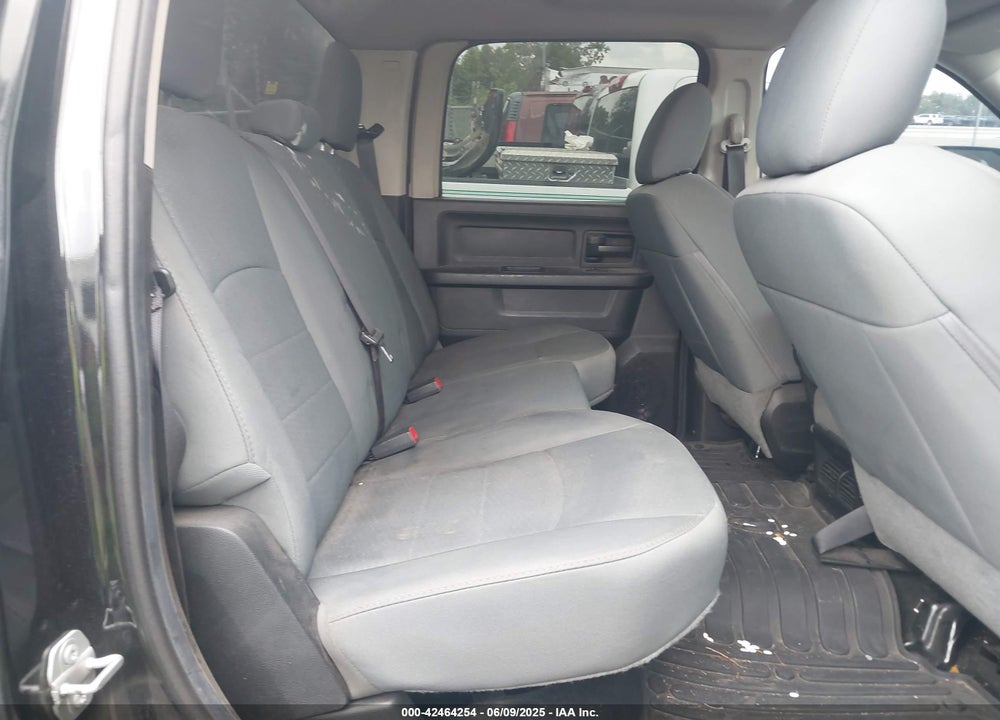 2016 RAM 2500 TRADESMAN VIN: 3C6UR5CJ7GG324732