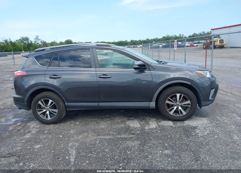 2017 TOYOTA RAV4 XLE VIN: 2T3WFREV7HW394783