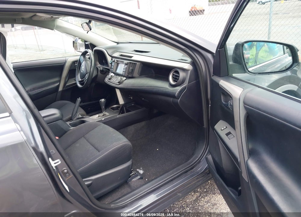 2017 TOYOTA RAV4 XLE VIN: 2T3WFREV7HW394783