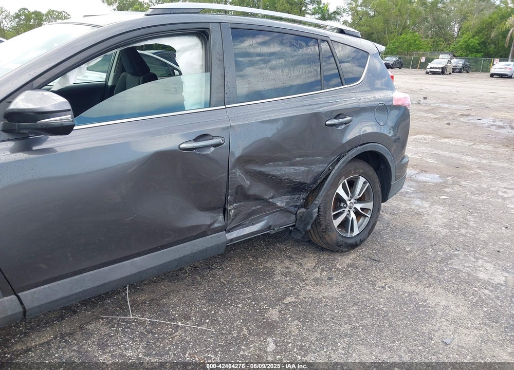 2017 TOYOTA RAV4 XLE VIN: 2T3WFREV7HW394783