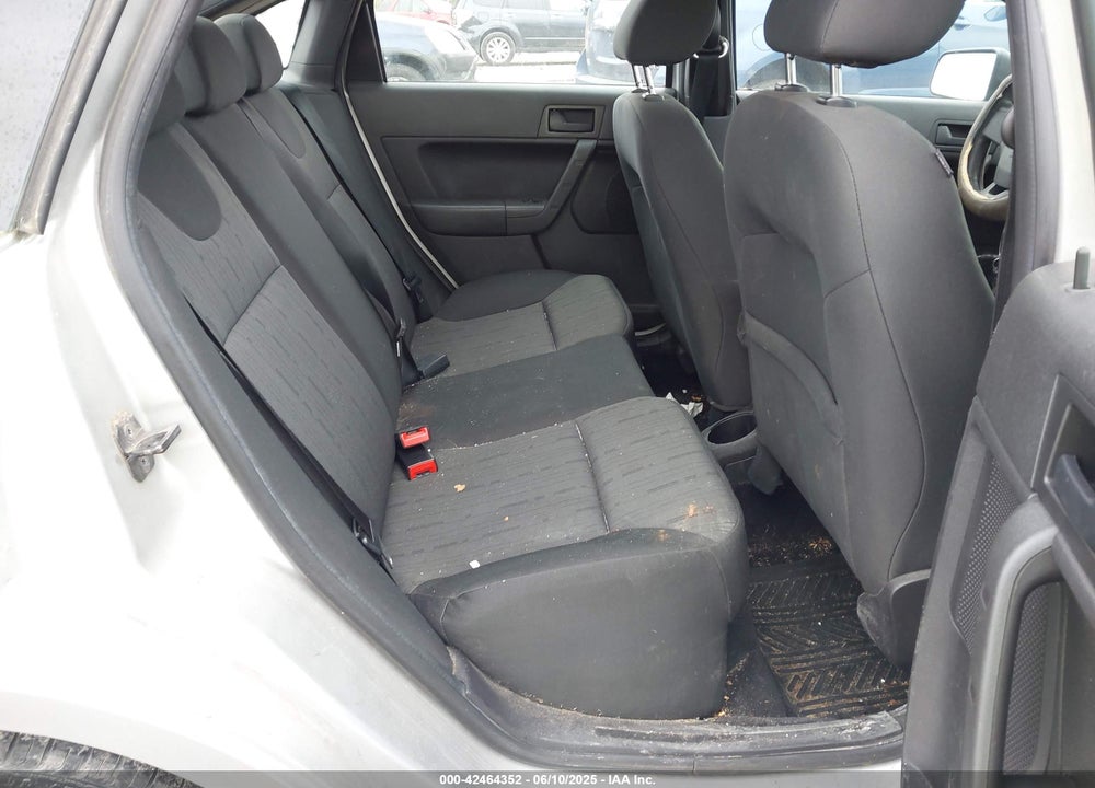2009 FORD FOCUS SE VIN: 1FAHP35N79W223589