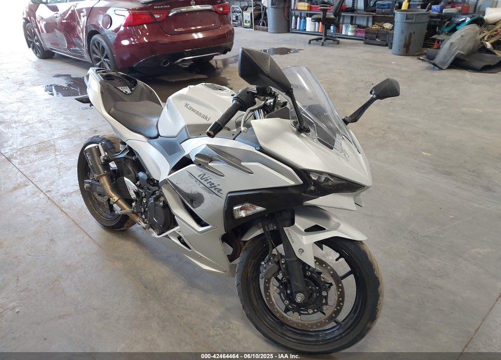2025 KAWASAKI EX500 VIN: ML5EXGG15SDA56064
