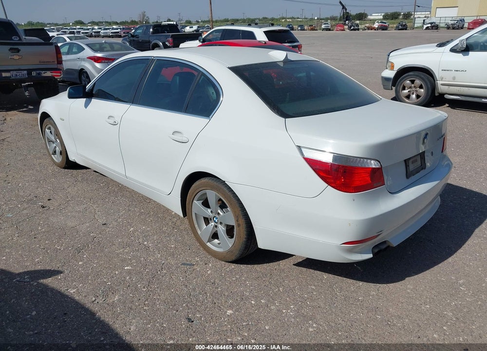 2007 BMW 530XI VIN: WBANF73527CU22054