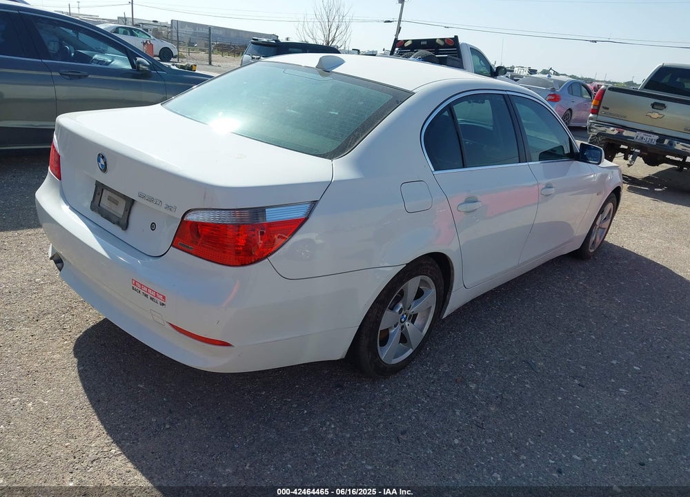 2007 BMW 530XI VIN: WBANF73527CU22054