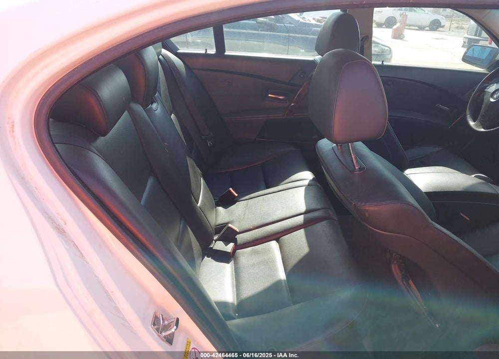 2007 BMW 530XI VIN: WBANF73527CU22054