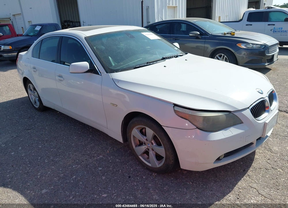 2007 BMW 530XI VIN: WBANF73527CU22054