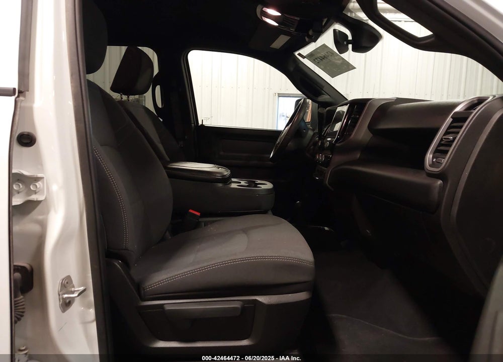 2024 RAM 3500 TRADESMAN  4X4 8' BOX VIN: 3C63RRGL5RG362896