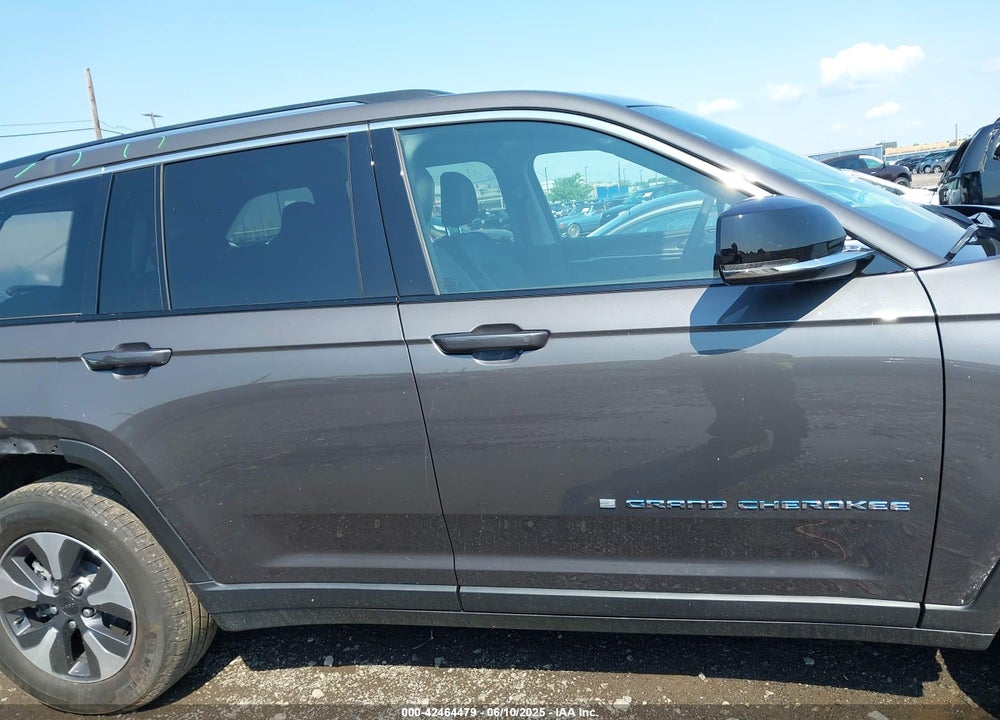 2022 JEEP GRAND CHEROKEE VIN: 1C4RJYB67N8716360
