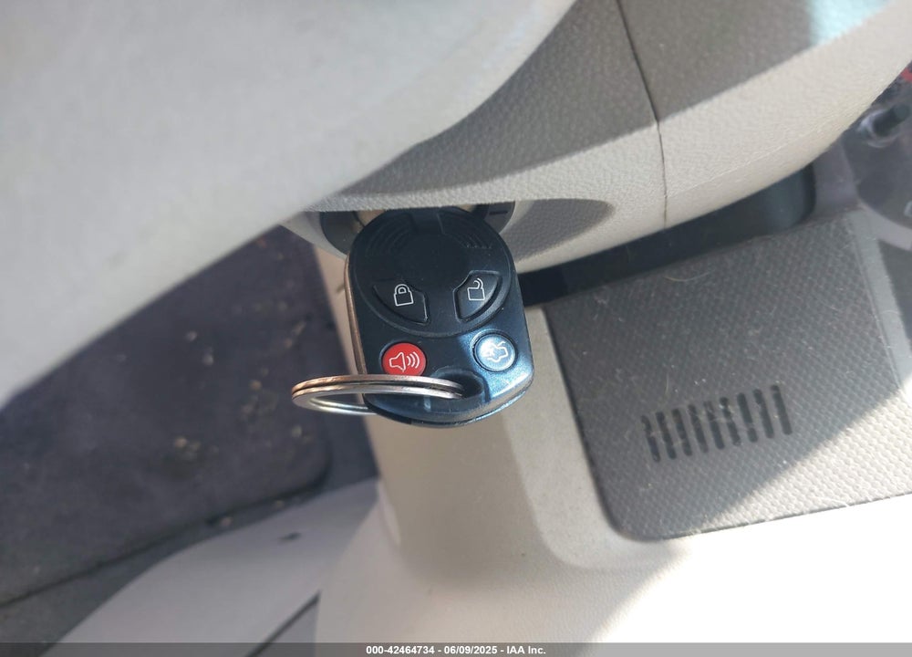 2008 FORD ESCAPE XLT VIN: 1FMCU93138KD30768