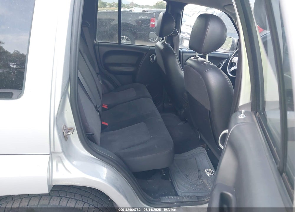 2003 JEEP LIBERTY VIN: 1J4GL58KX3W657800