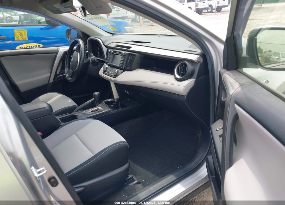 2016 TOYOTA RAV4 HYBRID XLE VIN: JTMRJREV1GD050423