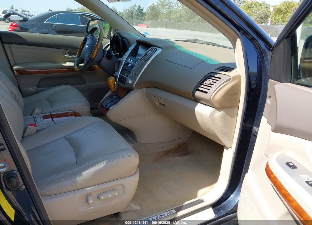 2005 LEXUS RX 330 VIN: JTJGA31U850056027
