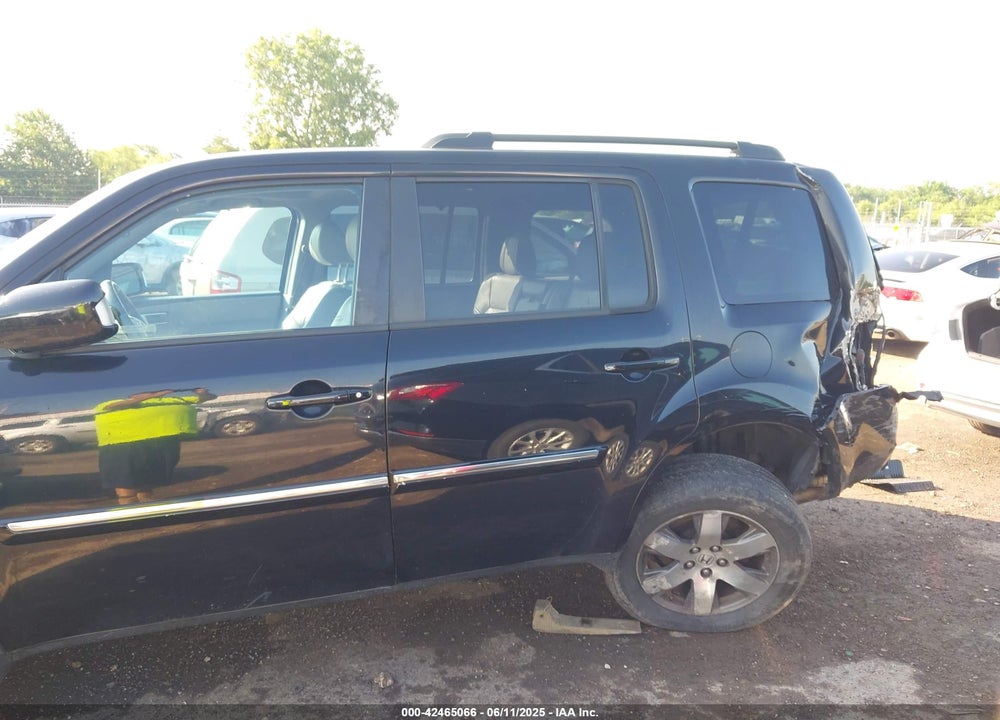 2013 HONDA PILOT TOURING VIN: 5FNYF4H96DB084148