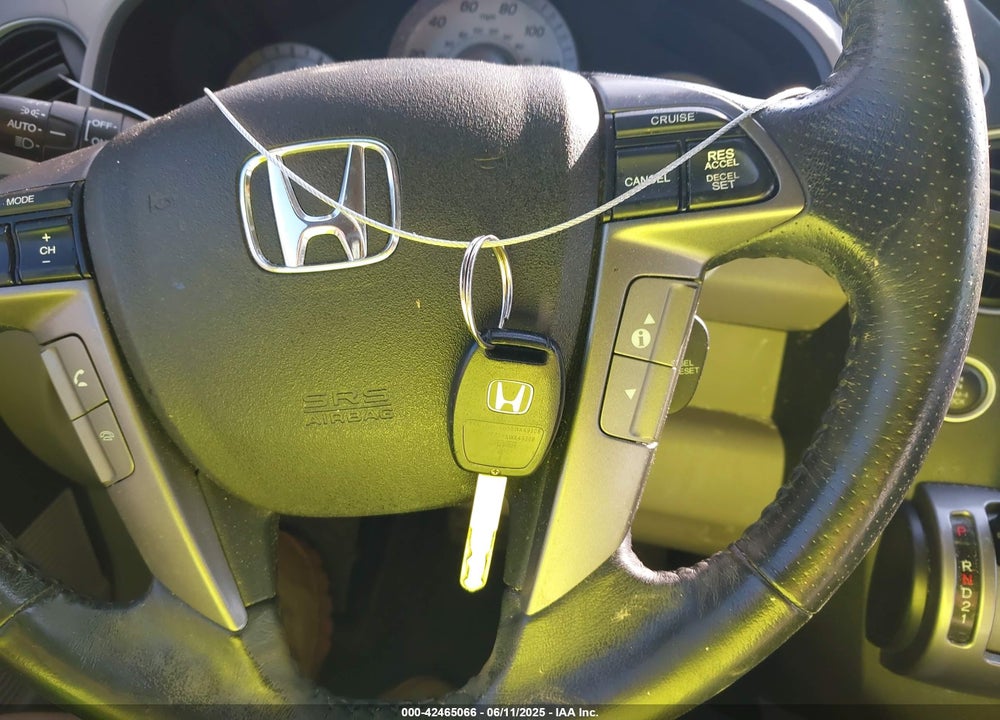 2013 HONDA PILOT TOURING VIN: 5FNYF4H96DB084148