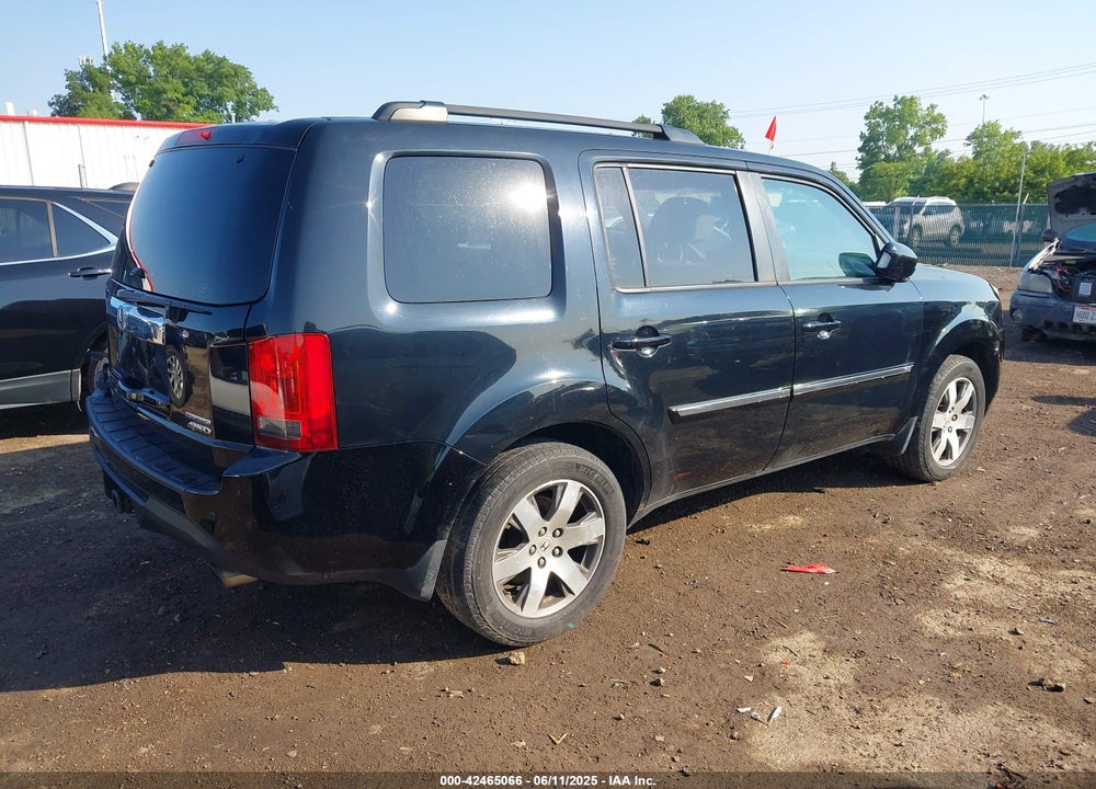 2013 HONDA PILOT TOURING VIN: 5FNYF4H96DB084148