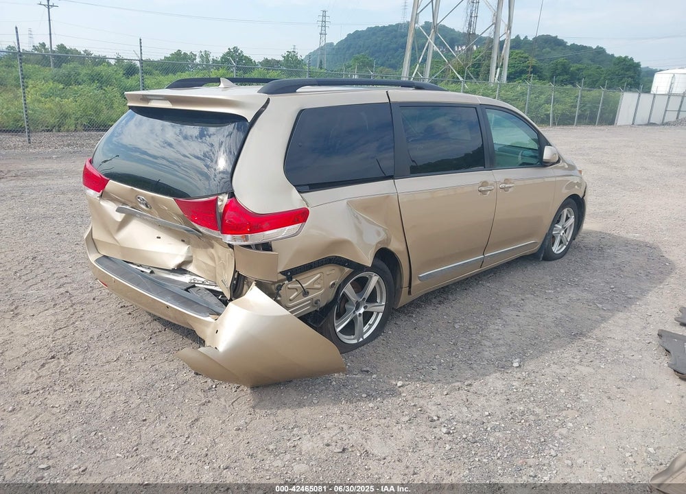 2012 TOYOTA SIENNA LIMITED V6 7 PASSENGER VIN: 5TDYK3DC4CS220312
