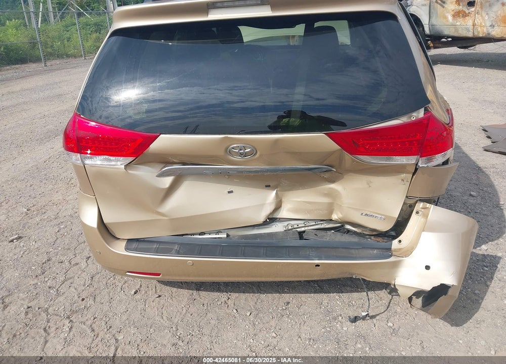 2012 TOYOTA SIENNA LIMITED V6 7 PASSENGER VIN: 5TDYK3DC4CS220312