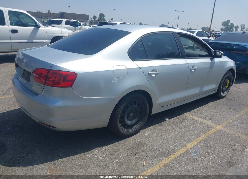 2011 VOLKSWAGEN JETTA VIN: 3VWDZ7AJ5BM366802
