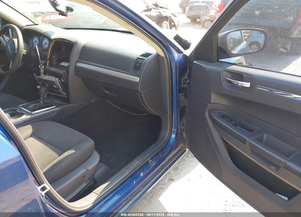 2009 CHRYSLER 300 VIN: 2C3KA43DX9H615163