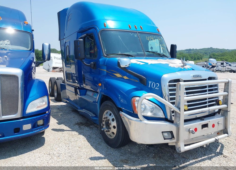 2018 FREIGHTLINER CASCADIA 125 --- VIN: 3AKJGLDR3JSHU4699