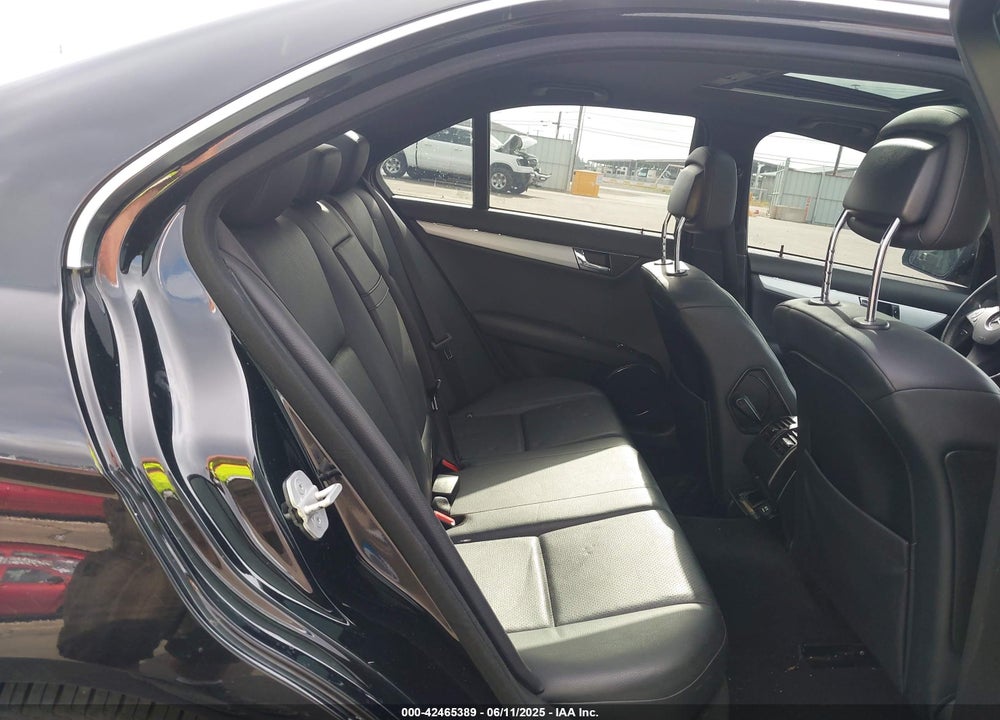 2008 MERCEDES-BENZ C 300 VIN: WDDGF54X78R016548