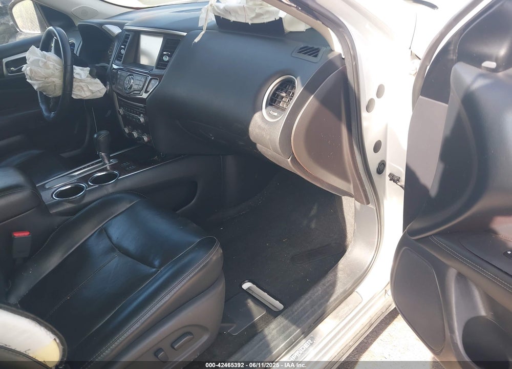 2015 NISSAN PATHFINDER VIN: 5N1AR2MN1FC615445