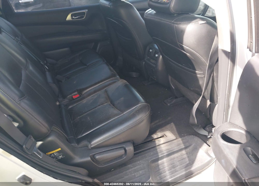 2015 NISSAN PATHFINDER VIN: 5N1AR2MN1FC615445