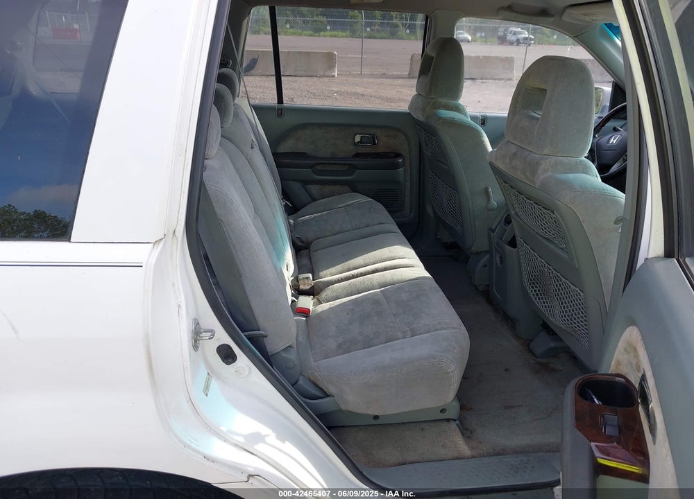 2003 HONDA PILOT EX VIN: 2HKYF18433H603028