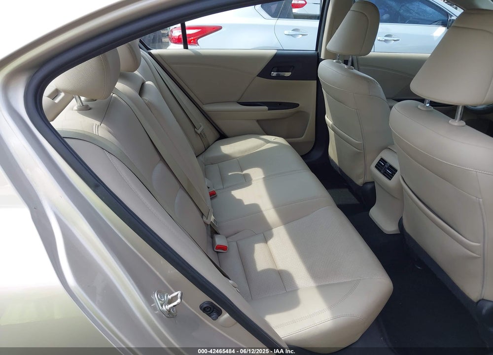 2015 HONDA ACCORD VIN: 1HGCR2F82FA030696