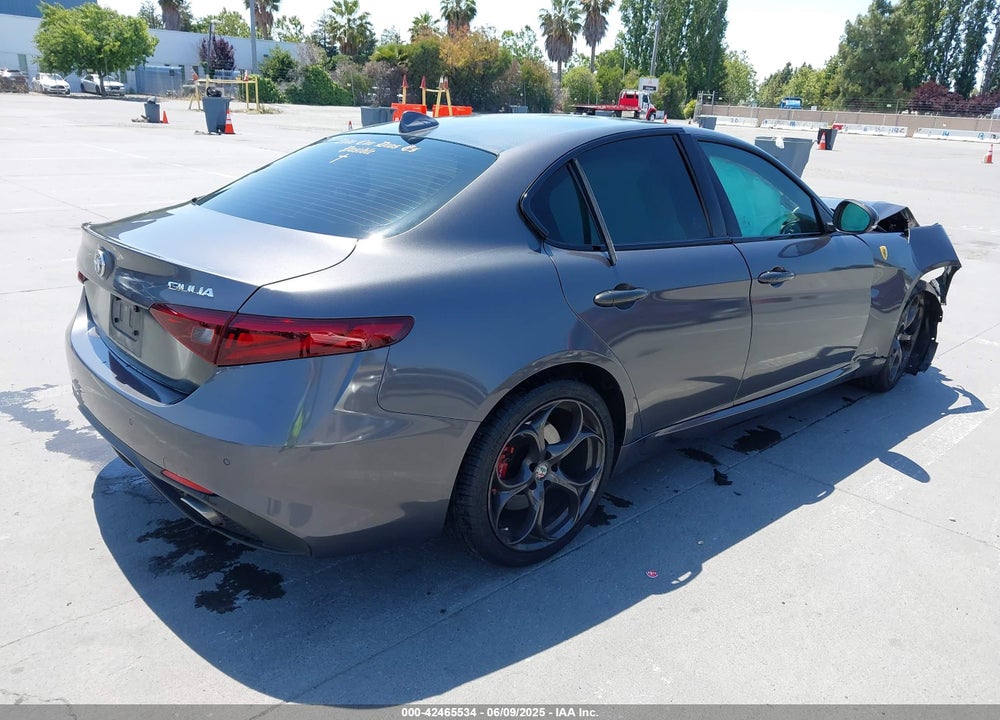 2018 ALFA ROMEO GIULIA TI SPORT RWD VIN: ZARFAECN9J7577376