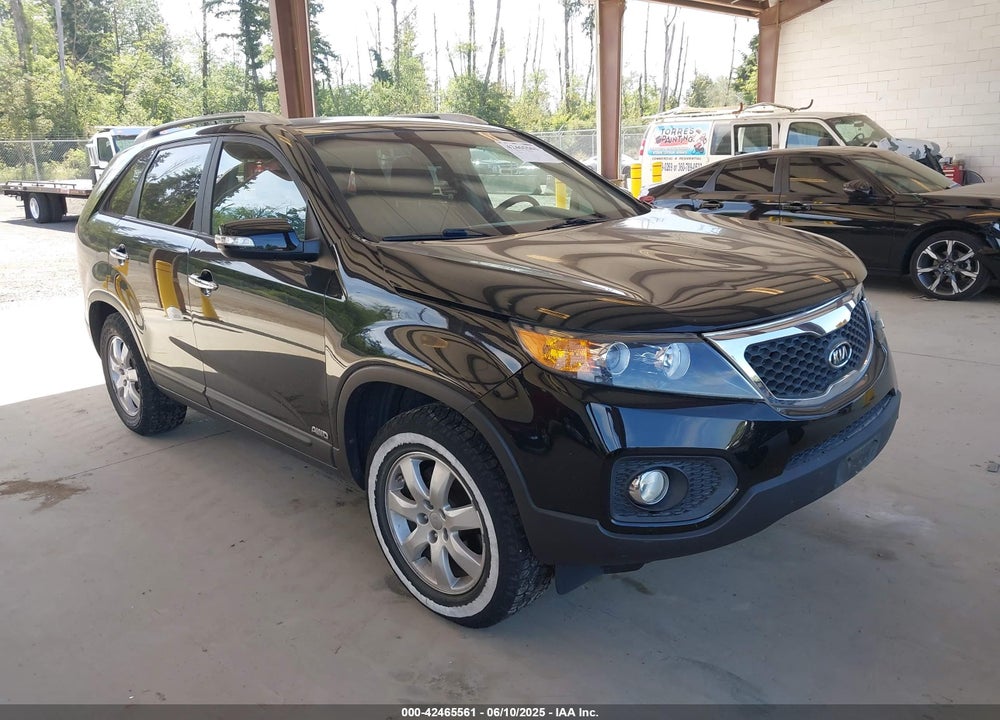 2012 KIA SORENTO LX VIN: 5XYKTCA65CG268805