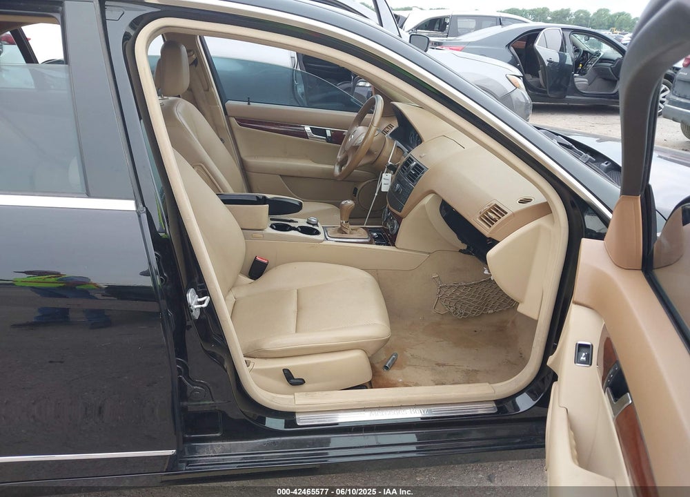 2008 MERCEDES-BENZ C 300 LUXURY/SPORT VIN: WDDGF54X88F122945